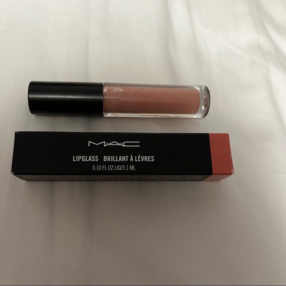 MAC Lipglass in Please Me
